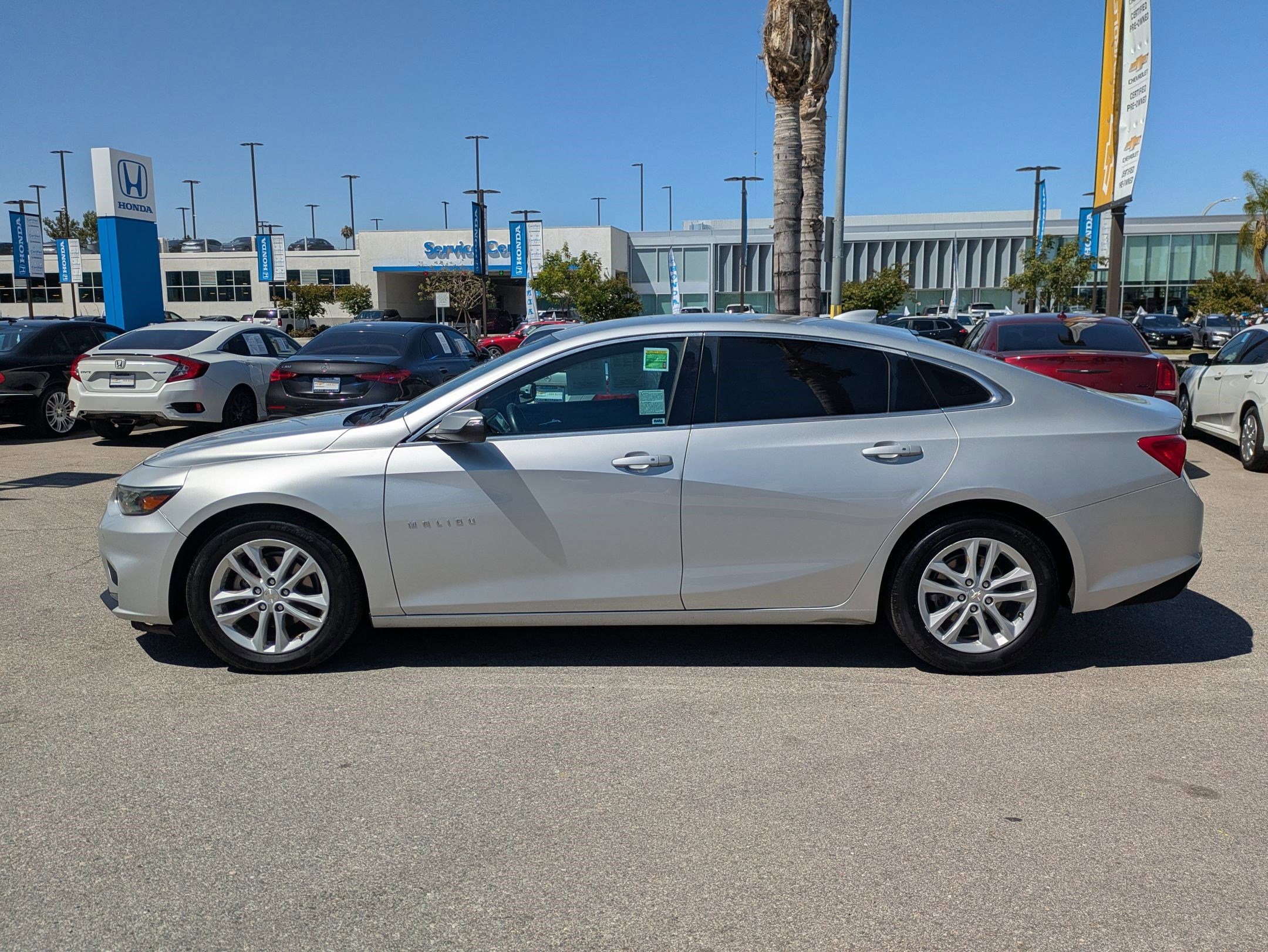 Used 2018 Chevrolet Malibu LT w/ Driver Confidence Package image 8