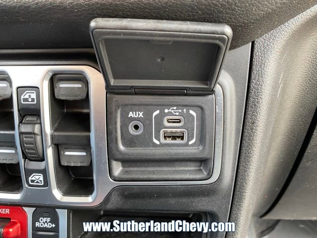 Used 2024 Jeep Wrangler Unlimited AWD/4WD image 36