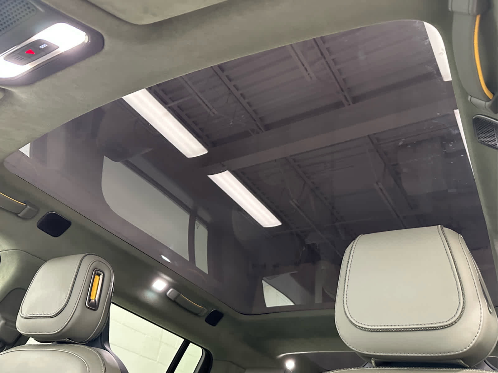 Used 2024 Rivian R1S Adventure image 38