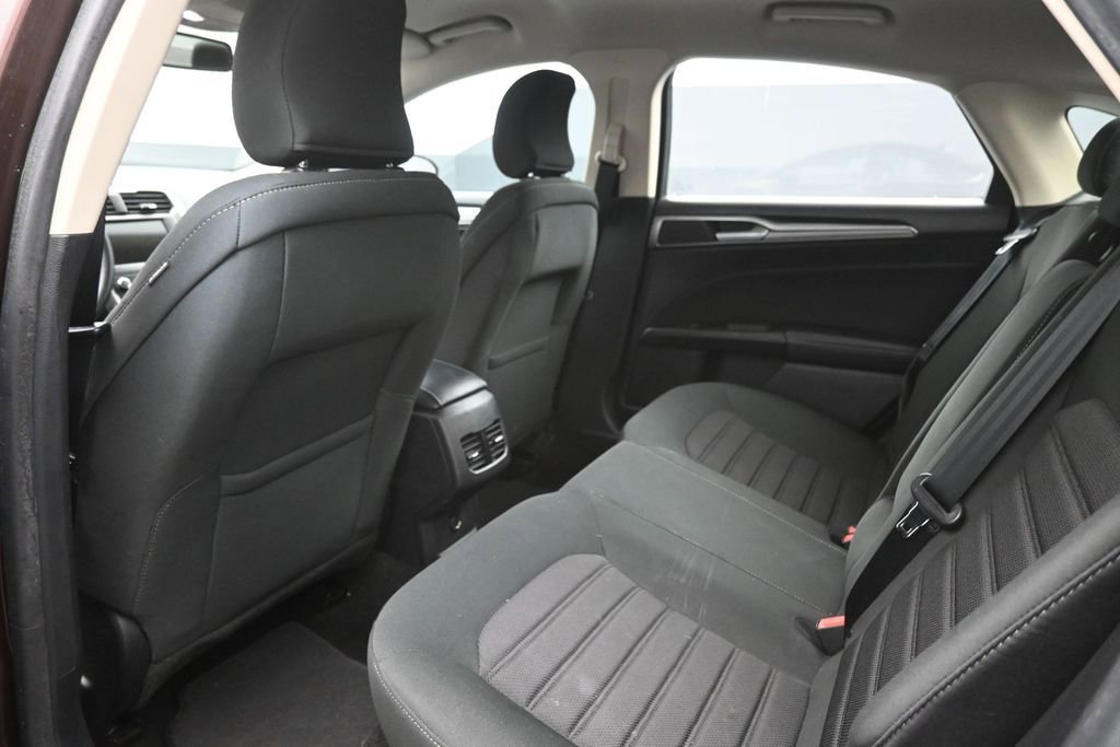 Used 2019 Ford Fusion SE FWD image 25
