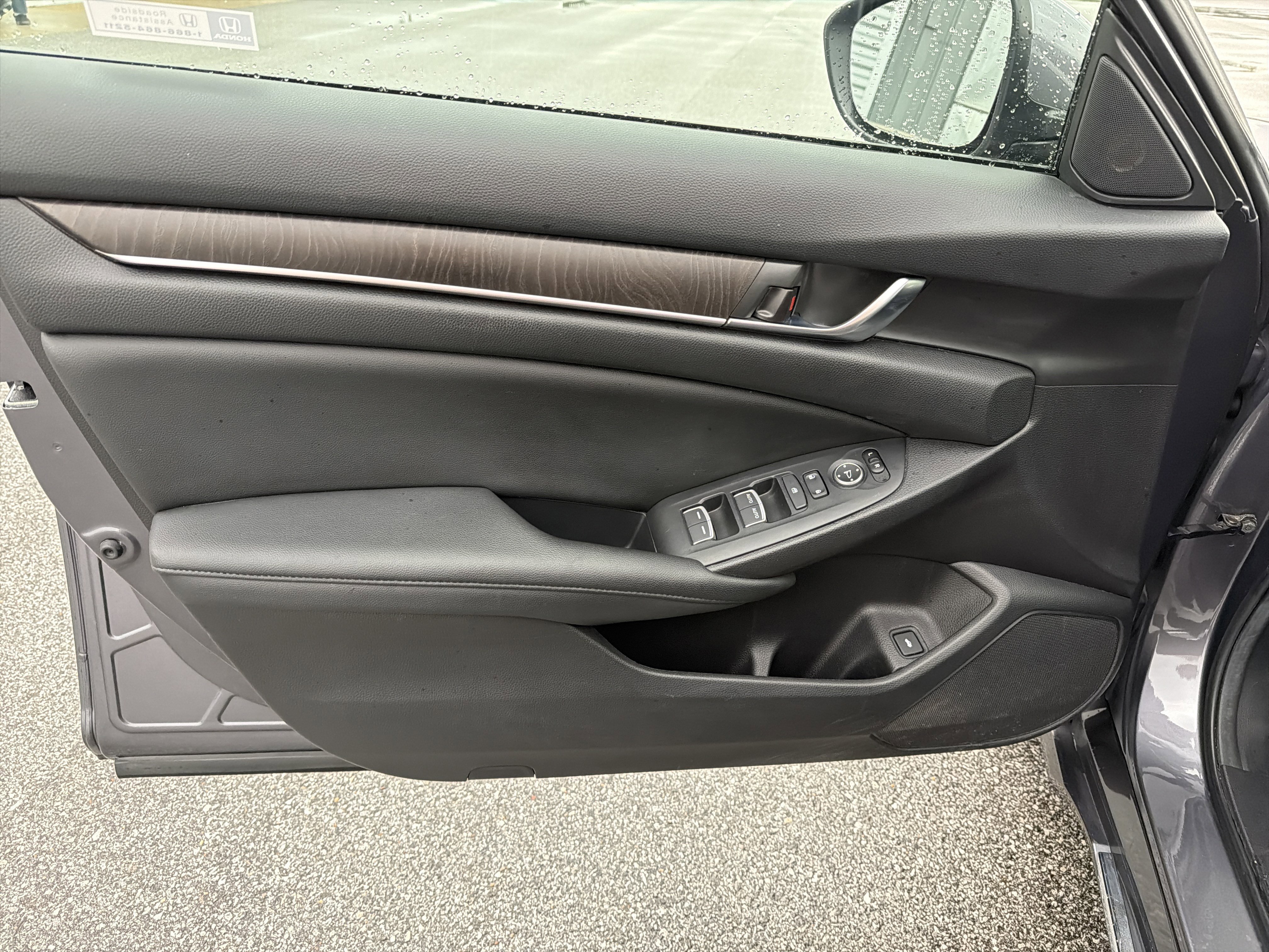 Used 2019 Honda Accord EX image 10