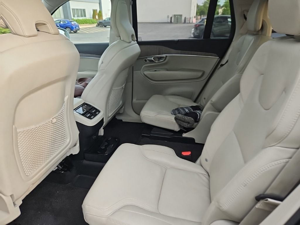 Used 2024 Volvo XC90 B6 Ultimate w/ Protection Package Premier AWD/4WD image 6