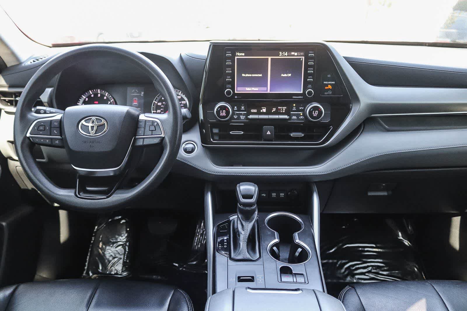 Used 2021 Toyota Highlander L FWD image 10