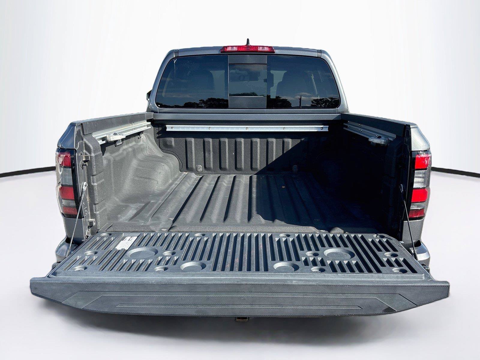 Used 2023 Nissan Frontier SV w/ SV Convenience Package RWD image 28