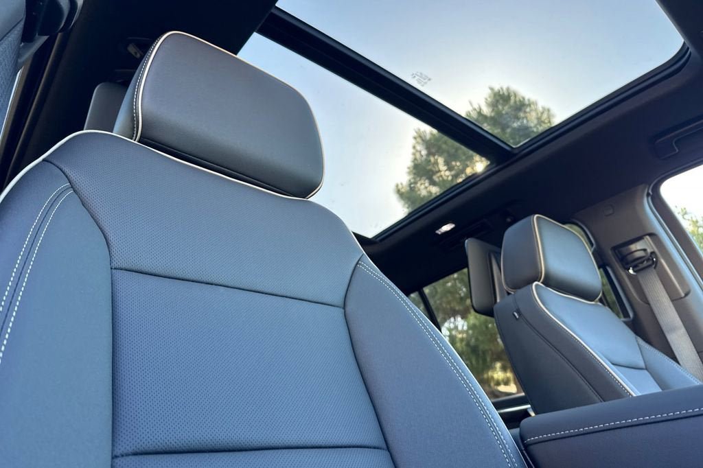 New 2026 Chevrolet Suburban Premier AWD/4WD image 19