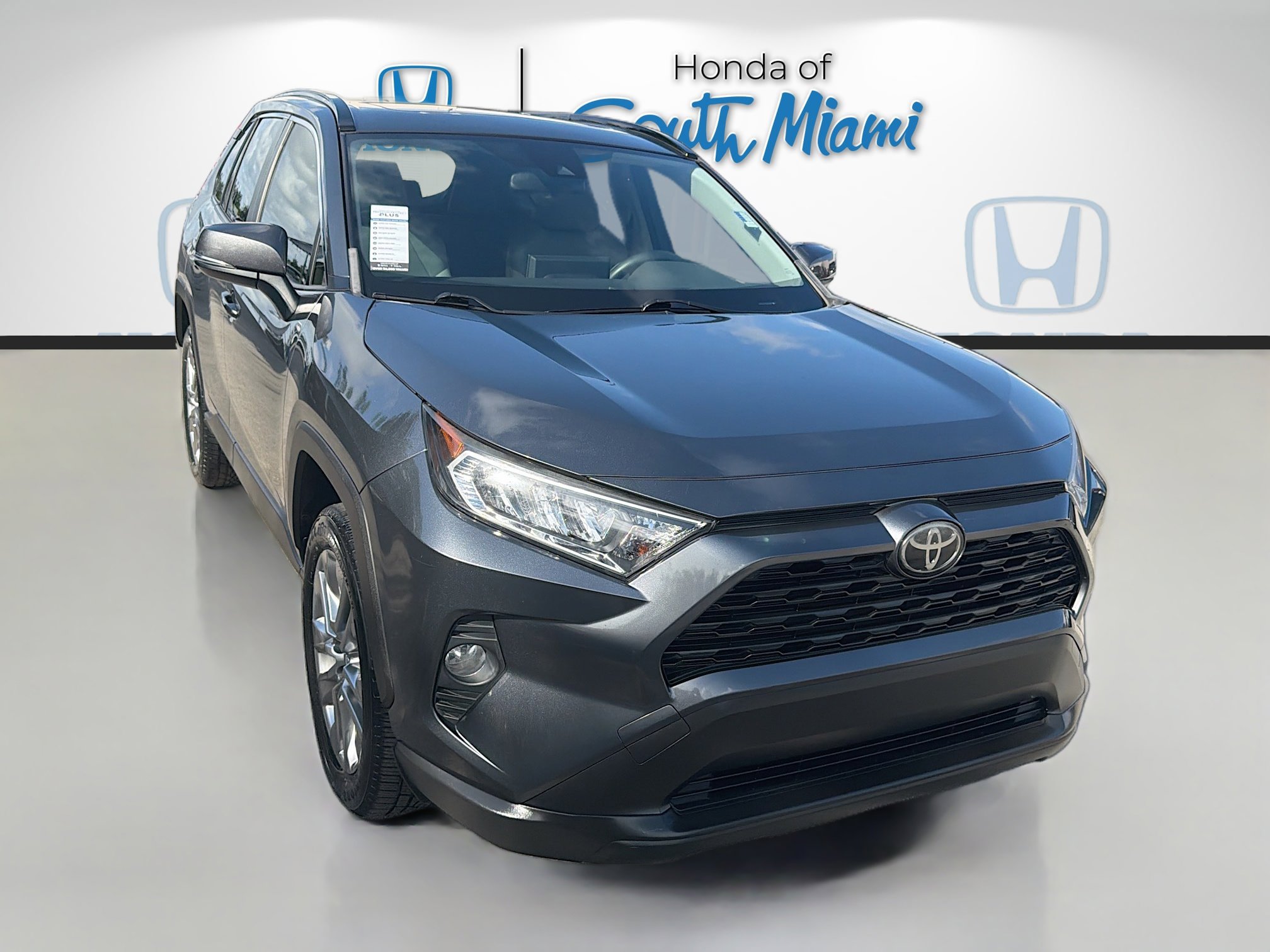 Used 2019 Toyota RAV4 XLE Premium FWD image 8