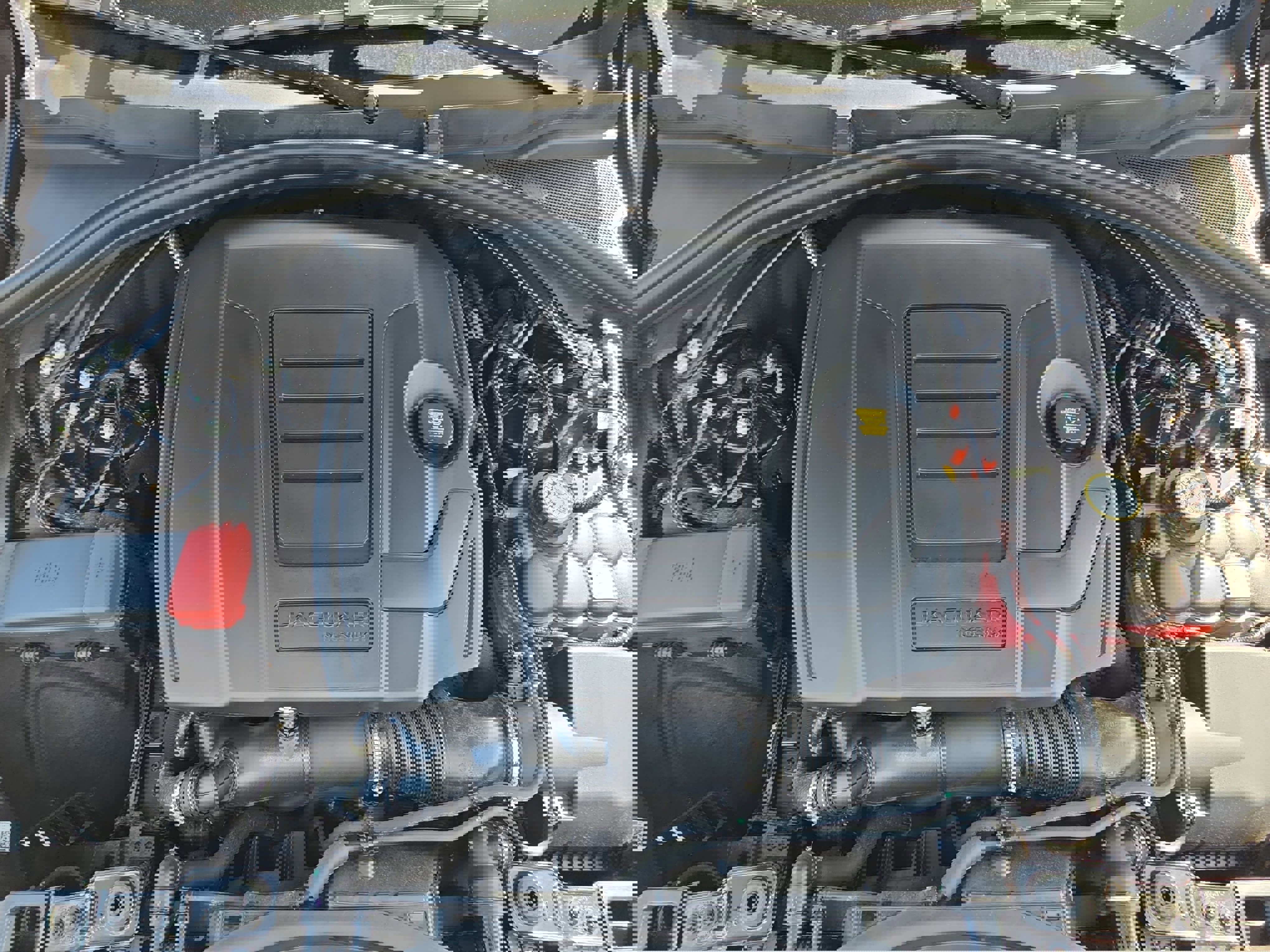 Used 2025 Jaguar F-PACE R-Dynamic S image 31