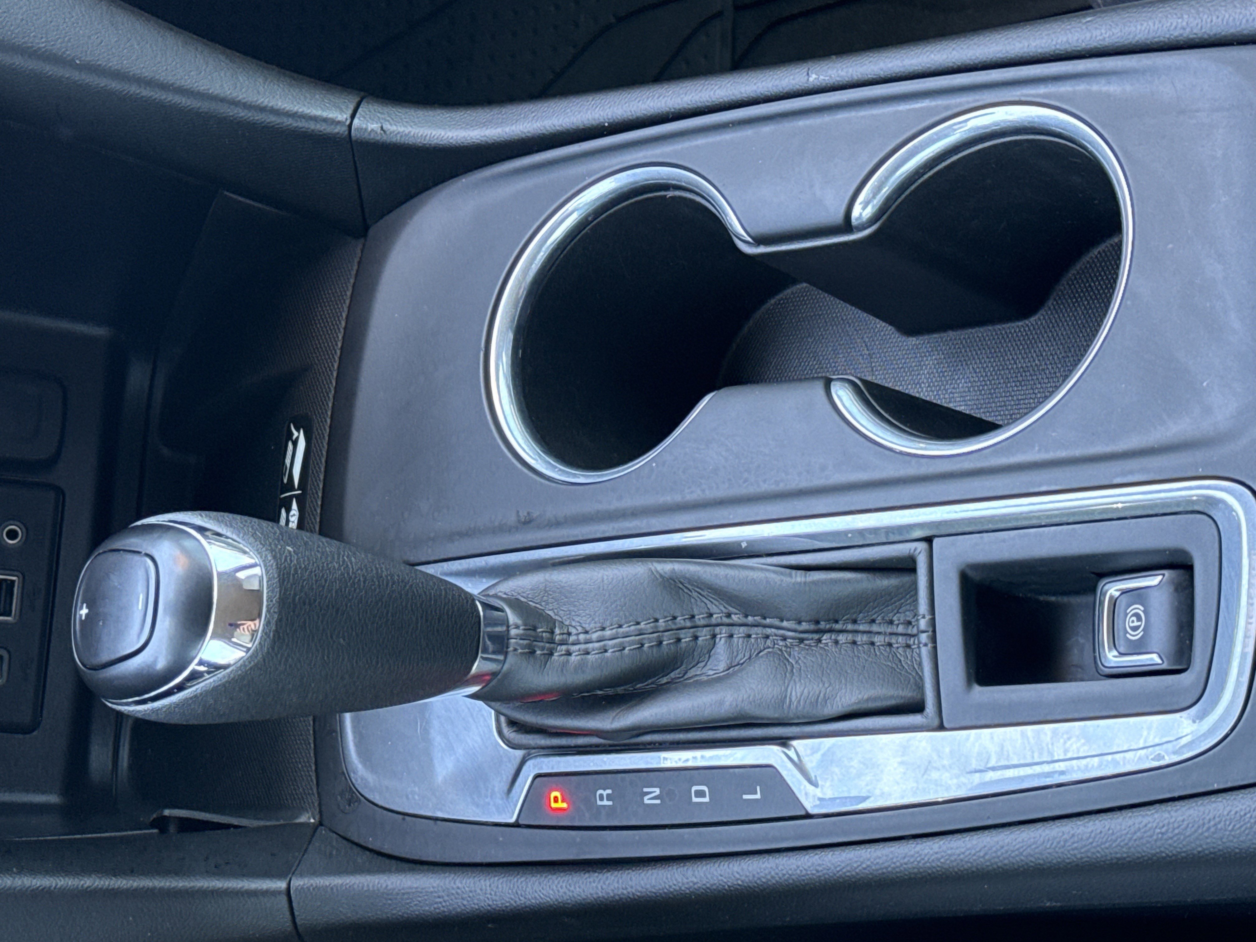 Used 2020 Chevrolet Equinox Premier FWD image 26