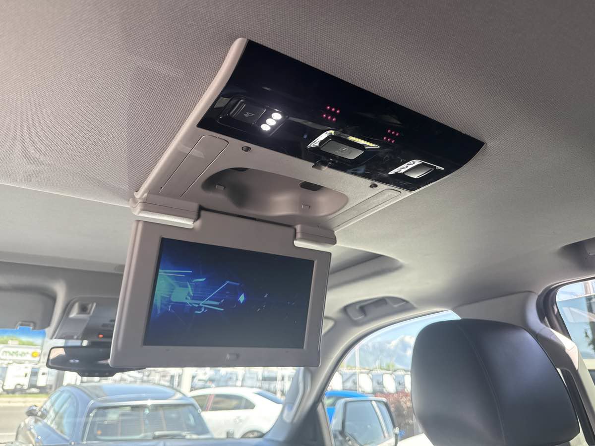 Used 2015 Cadillac Escalade Premium AWD/4WD image 17