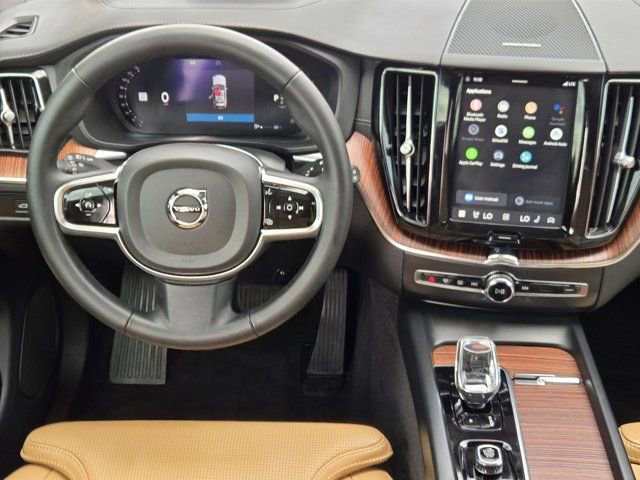 Used 2024 Volvo XC60 B5 Ultimate w/ Protection Package Premier AWD/4WD image 26