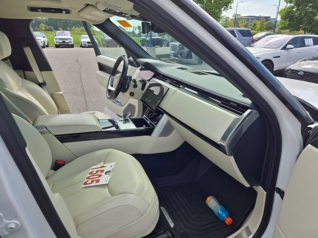 Used 2024 Land Rover Range Rover Autobiography AWD/4WD image 21