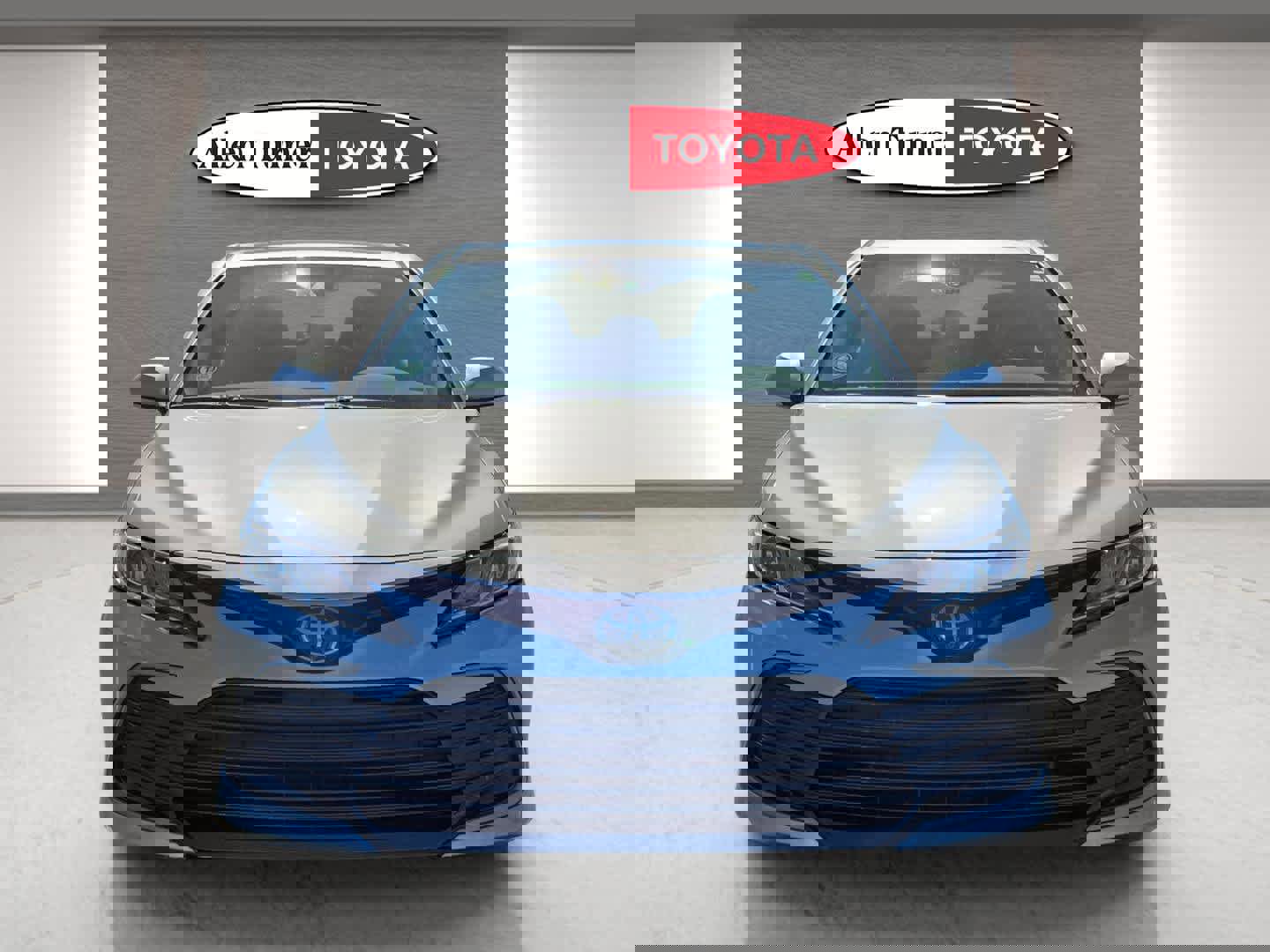 Used 2024 Toyota Camry LE w/ Convenience Package image 4