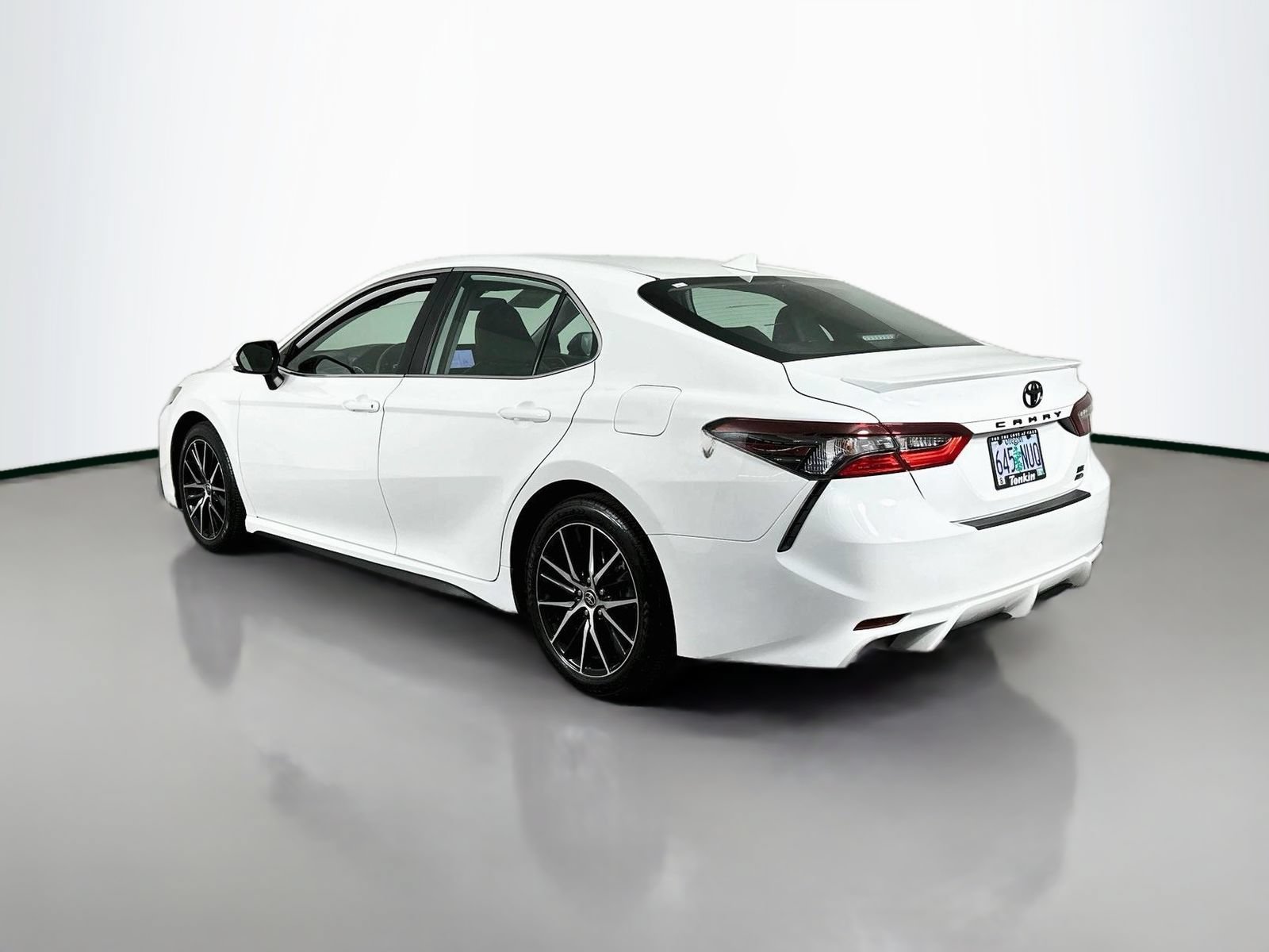 Certified 2023 Toyota Camry SE w/ Blackout Package (TMS) AWD/4WD image 5