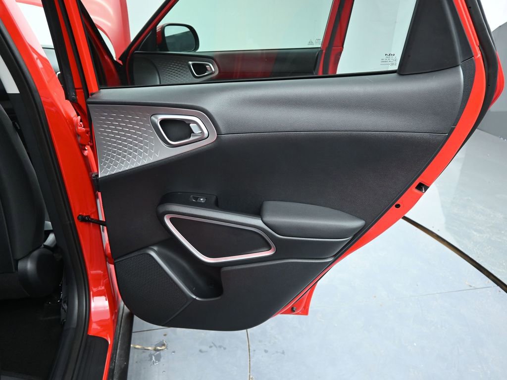 Certified 2022 Kia Soul LX w/ Technology Package image 18