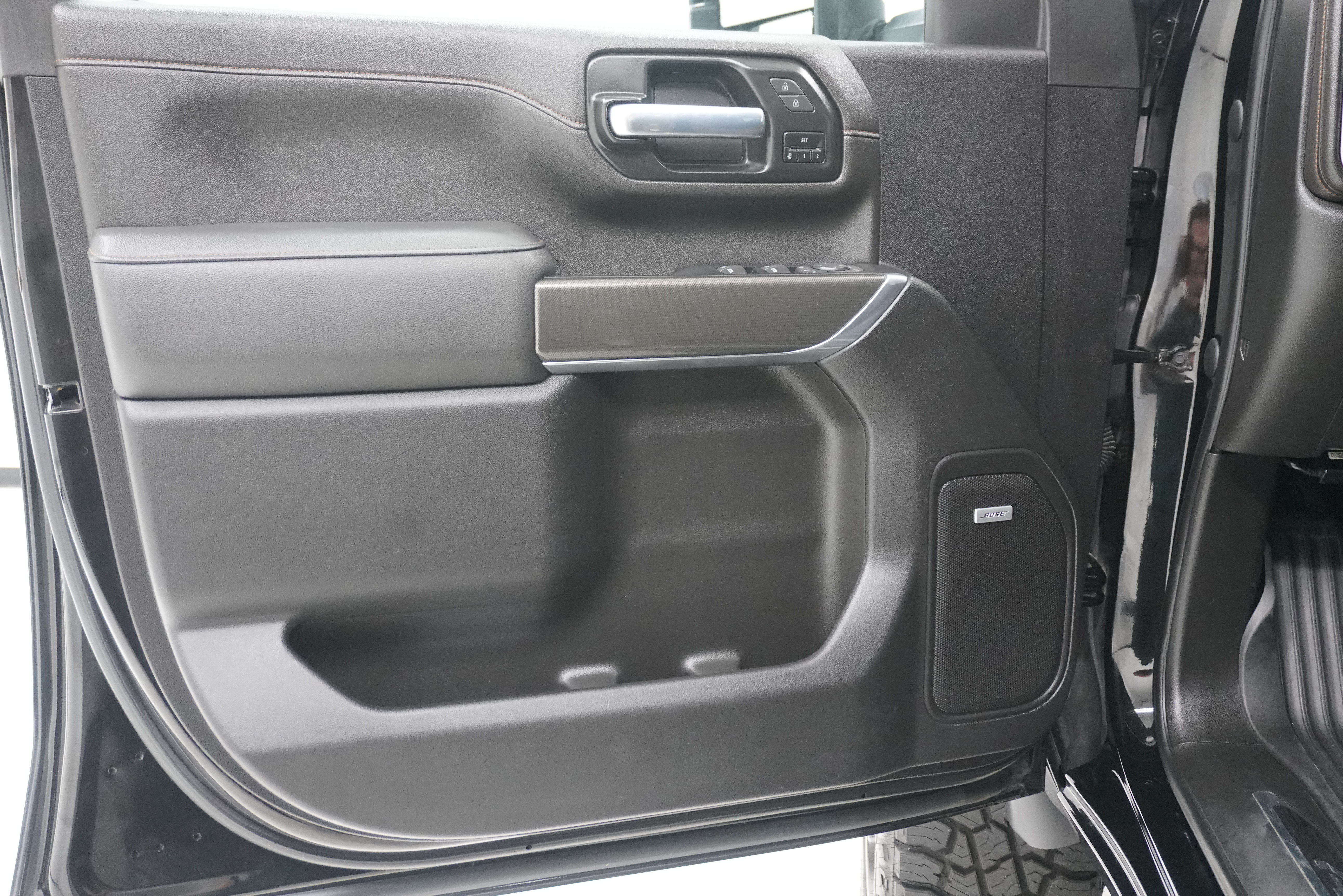 Used 2022 GMC Sierra 2500 AT4 w/ AT4 Premium Plus Package AWD/4WD image 19