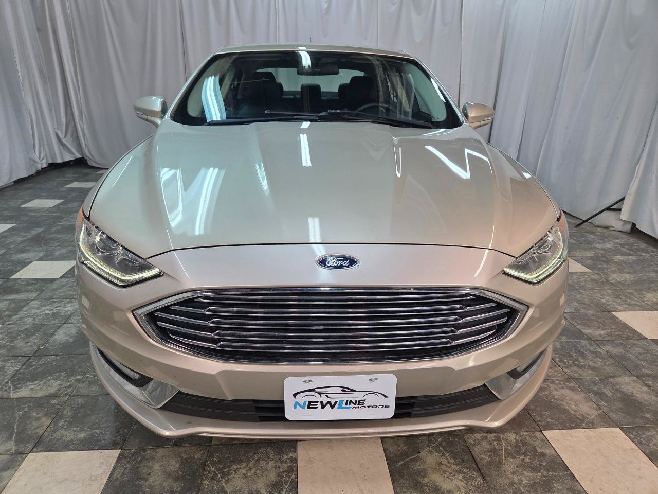 Used 2017 Ford Fusion SE w/ Equipment Group 201A AWD/4WD image 3