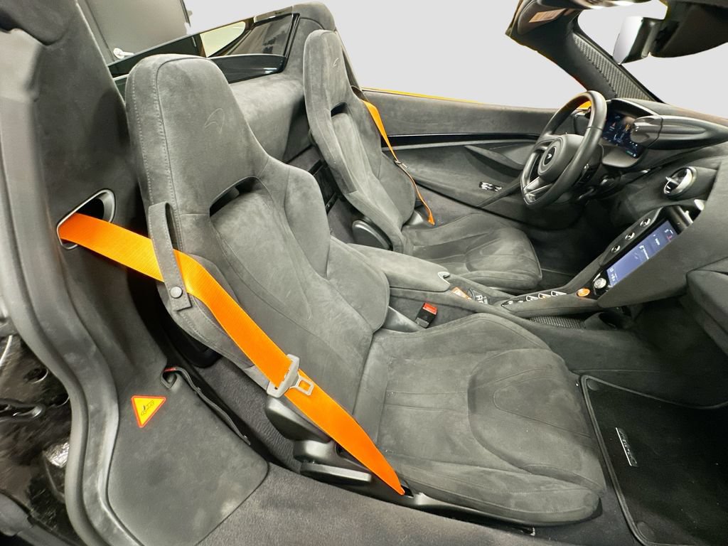 Used 2025 McLaren 750S Spider RWD image 25