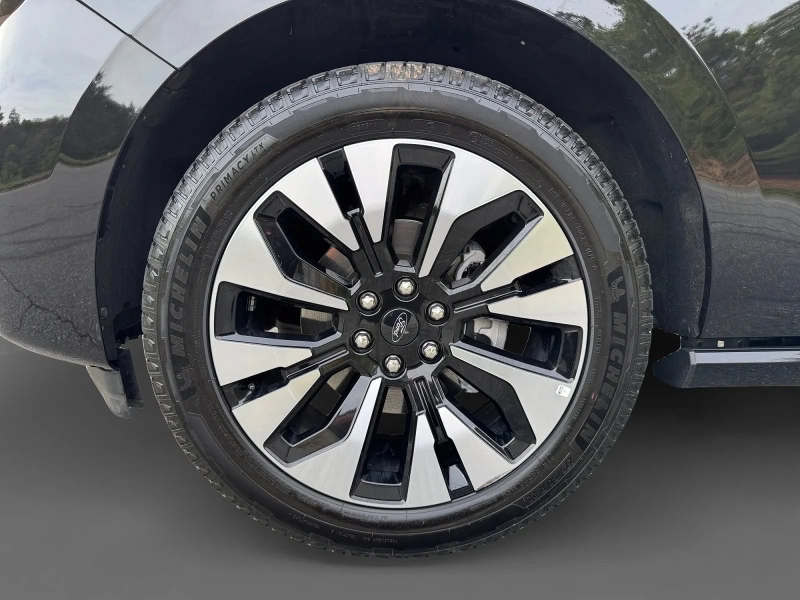 Used 2026 Ford Expedition Platinum w/ Driver's Package AWD/4WD image 31
