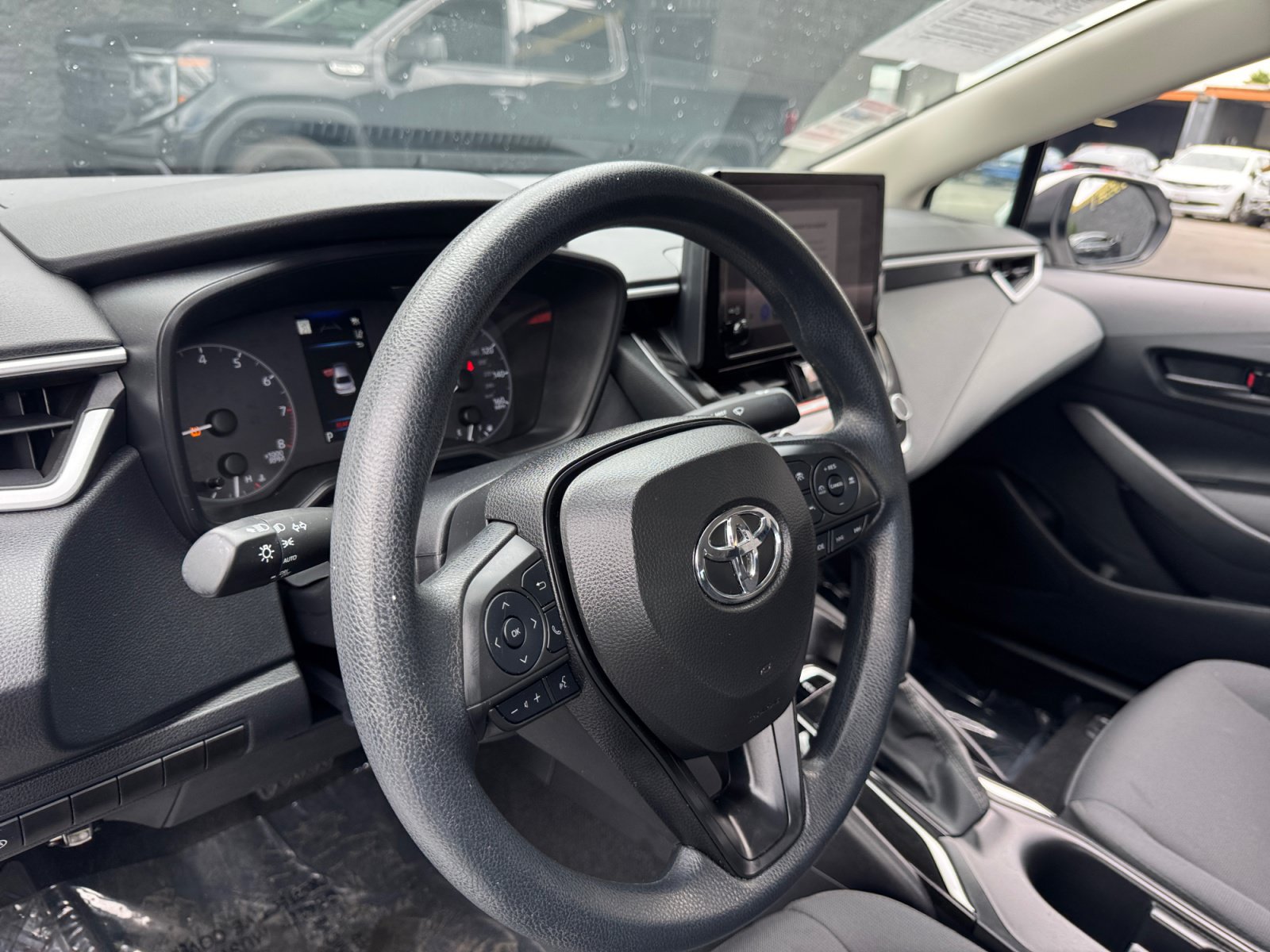 Used 2025 Toyota Corolla LE FWD image 23