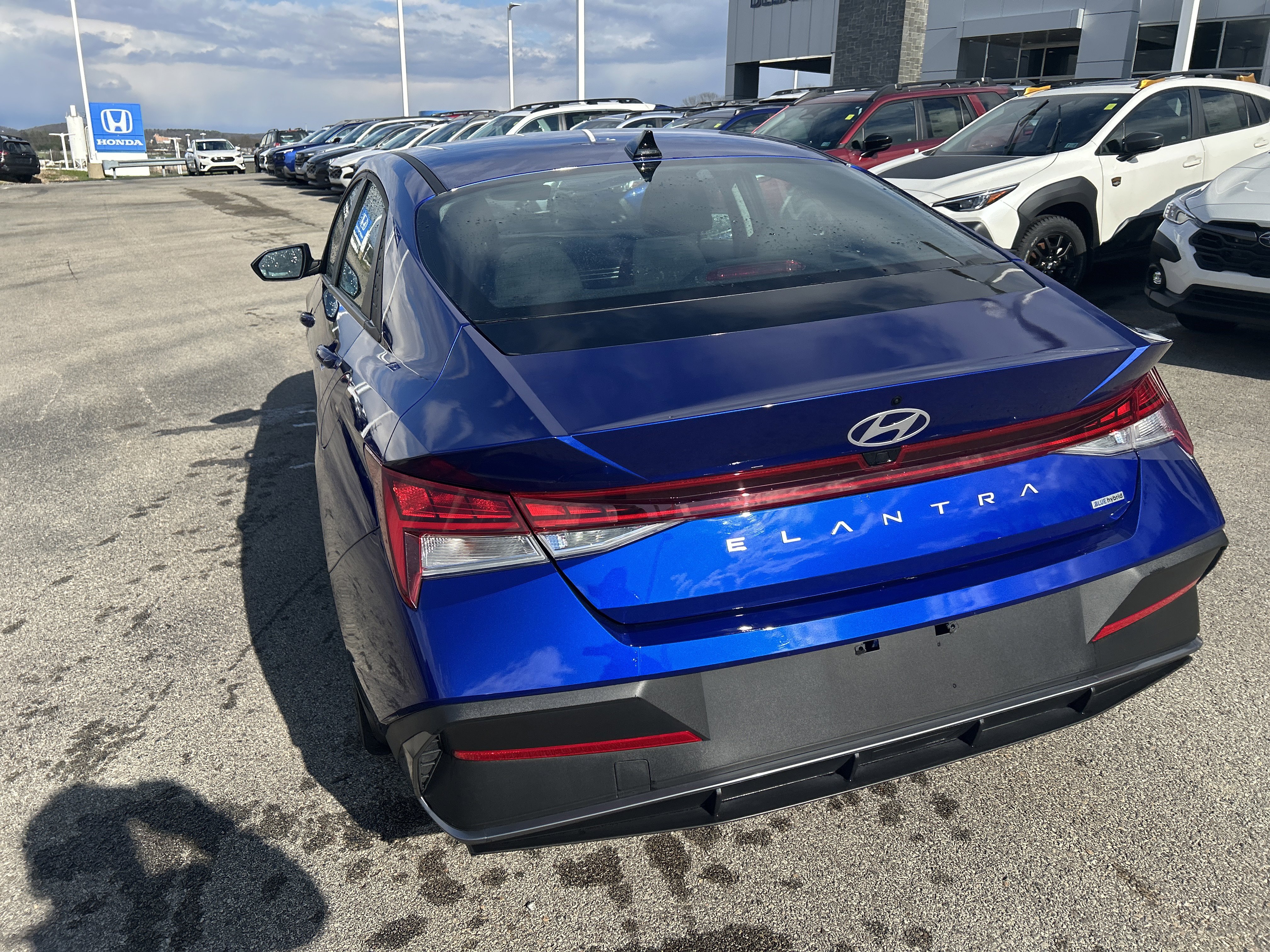 Used 2025 Hyundai Elantra Blue image 11