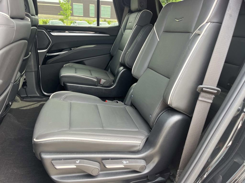 Certified 2025 Cadillac Escalade Sport w/ Touring Package AWD/4WD image 20