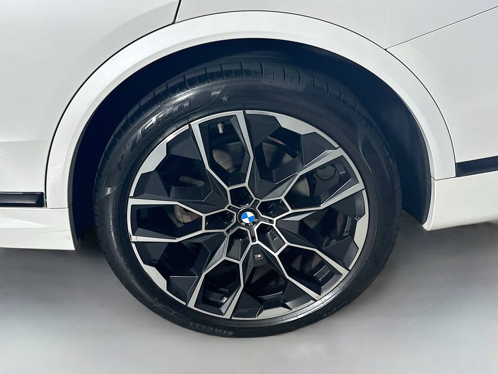 Used 2023 BMW X7 xDrive40i w/ Executive Package image 32