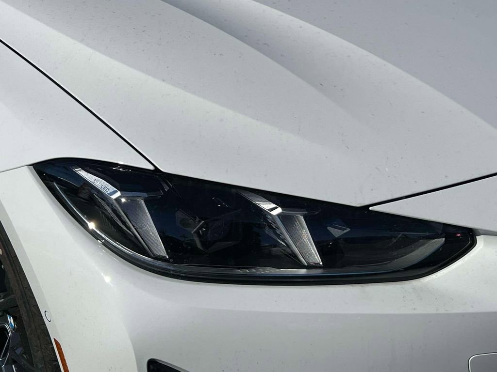 Used 2025 BMW i4 xDrive40i w/ Parking Assistance Package image 9