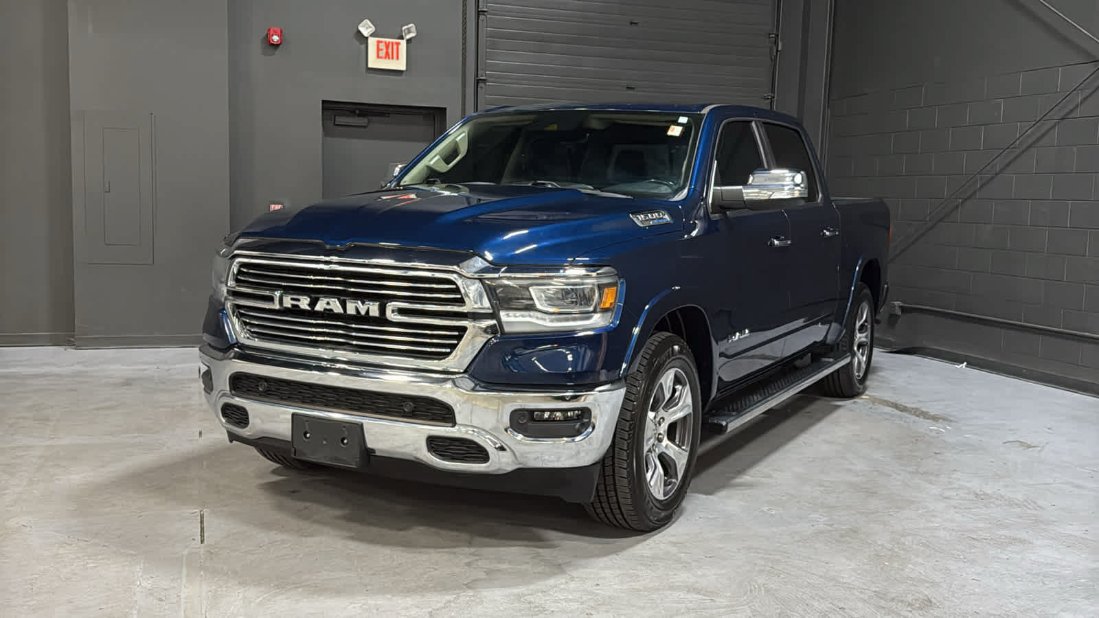 Used 2021 RAM 1500 Laramie AWD/4WD image 3