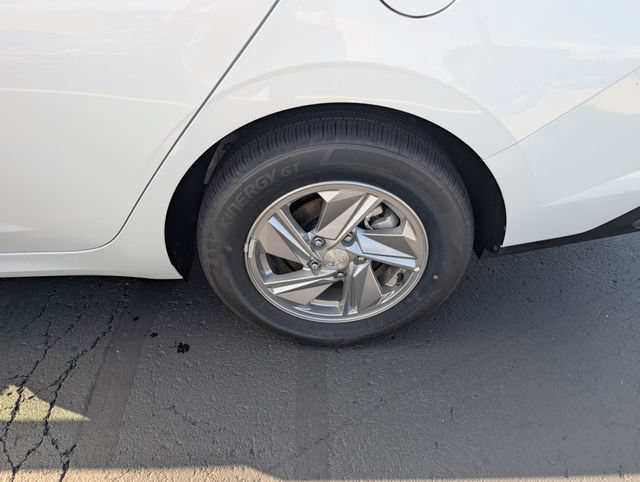 New 2026 Hyundai Elantra SE FWD image 19