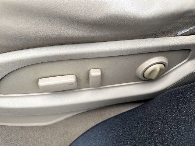 Used 2011 GMC Acadia SLT image 13