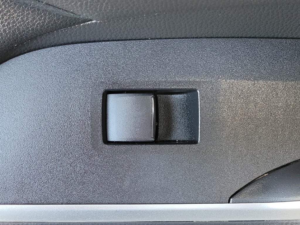 Used 2021 Toyota RAV4 XLE w/ Carpet Mat Package (TMS) FWD image 18