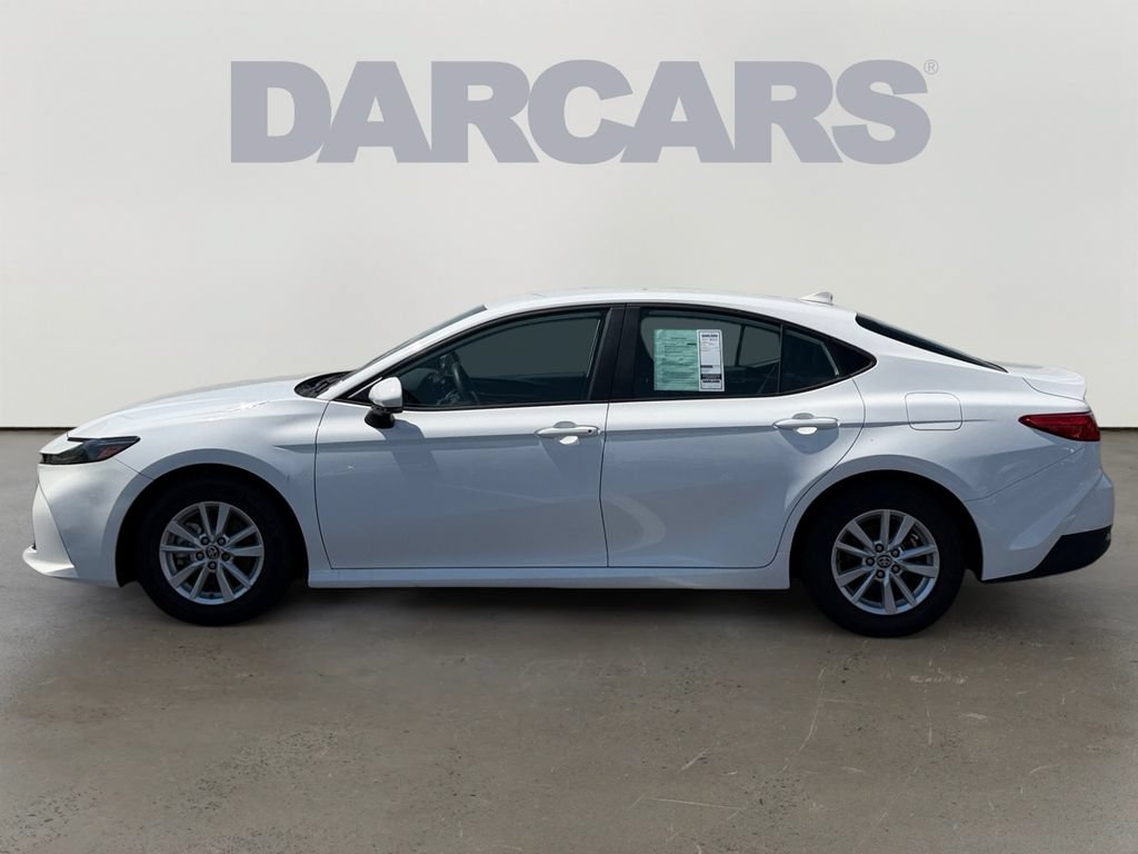 Used 2025 Toyota Camry LE FWD image 4