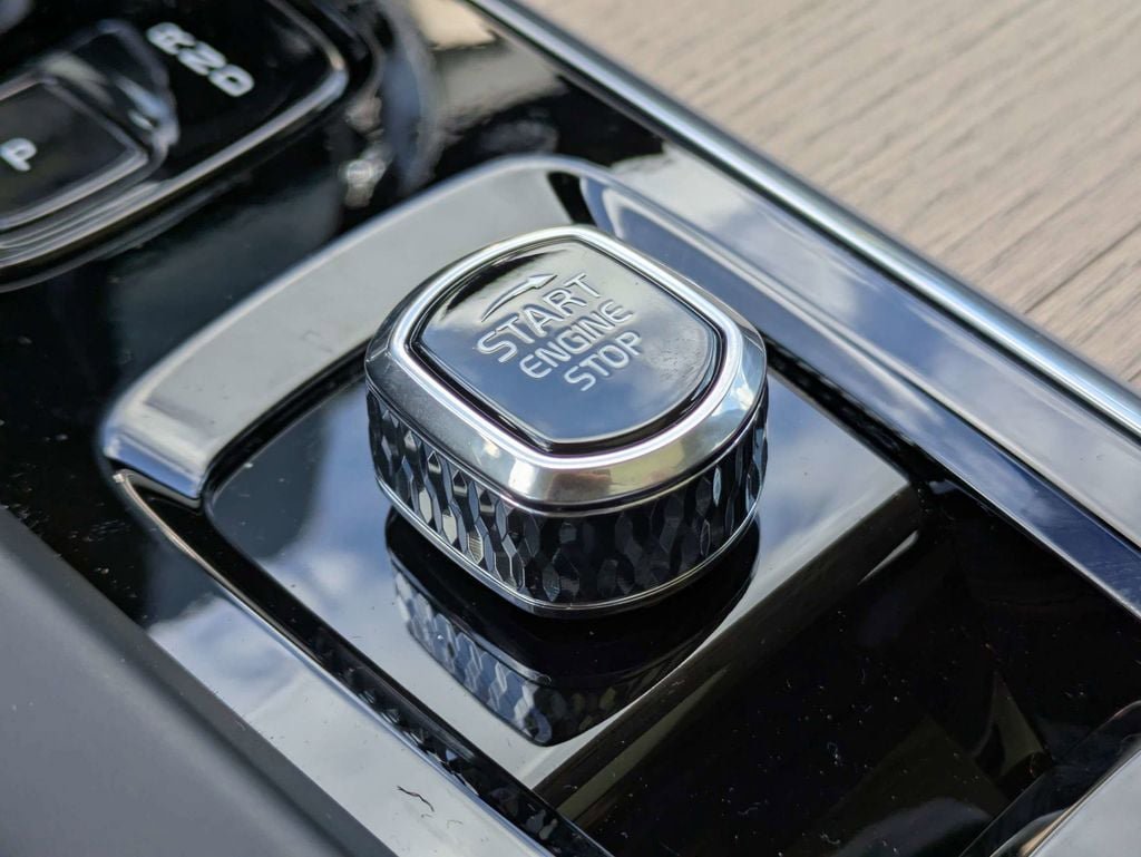 New 2026 Volvo XC60 B5 Core AWD/4WD image 39