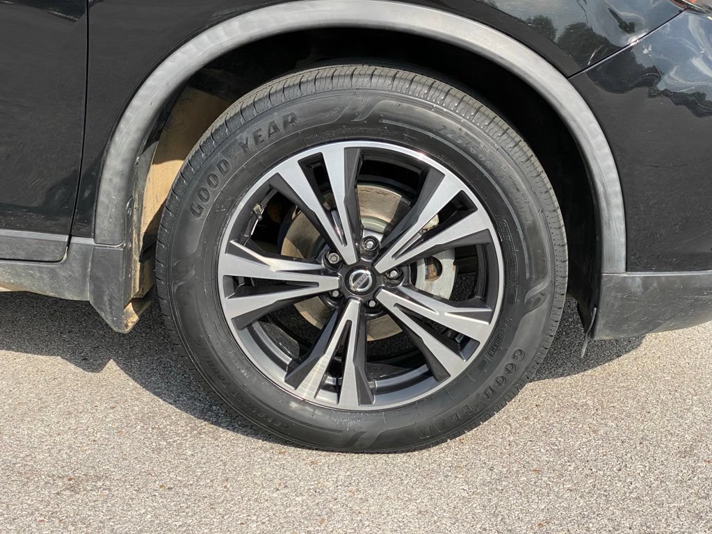 Used 2020 Nissan Rogue SV w/ Premium Package FWD image 31