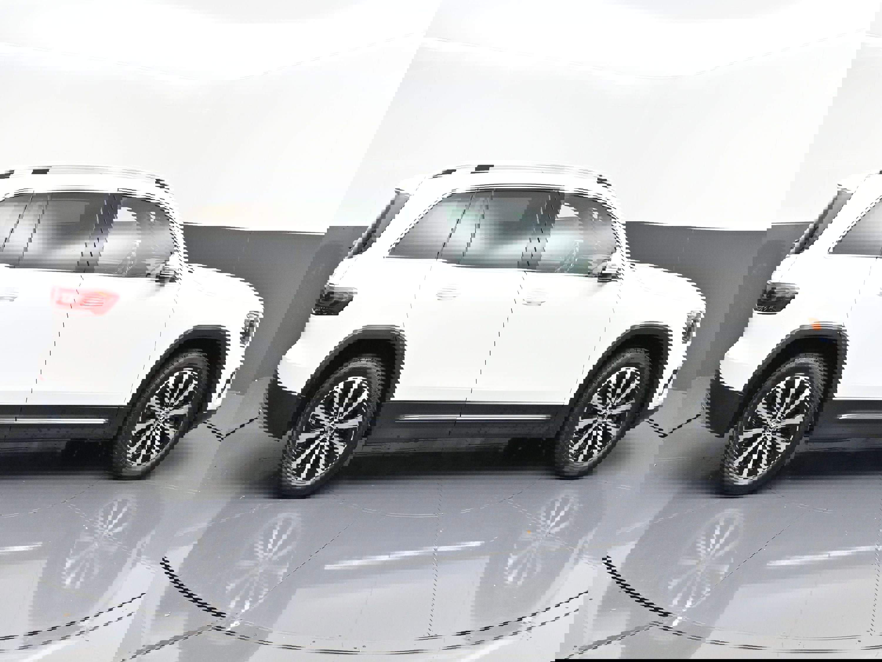 Used 2021 Mercedes-Benz GLB 250 4MATIC image 60