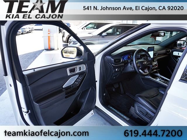 Used 2021 Ford Explorer Platinum w/ Equipment Group 601A AWD/4WD image 39