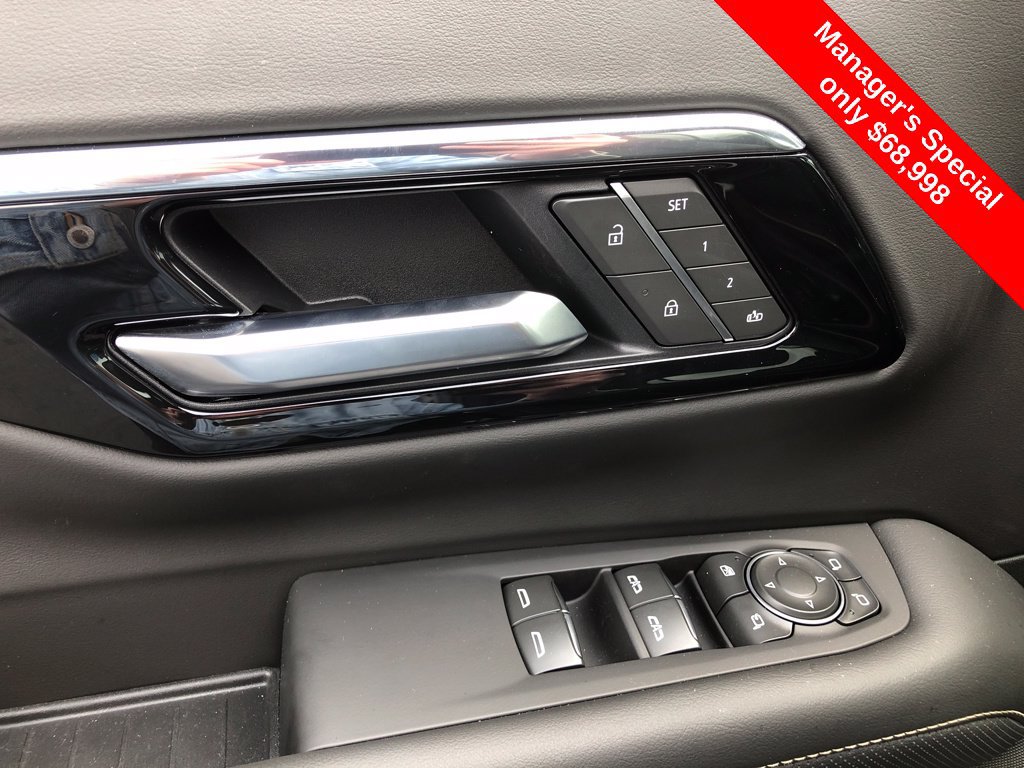 Used 2025 Chevrolet Suburban Premier AWD/4WD image 19