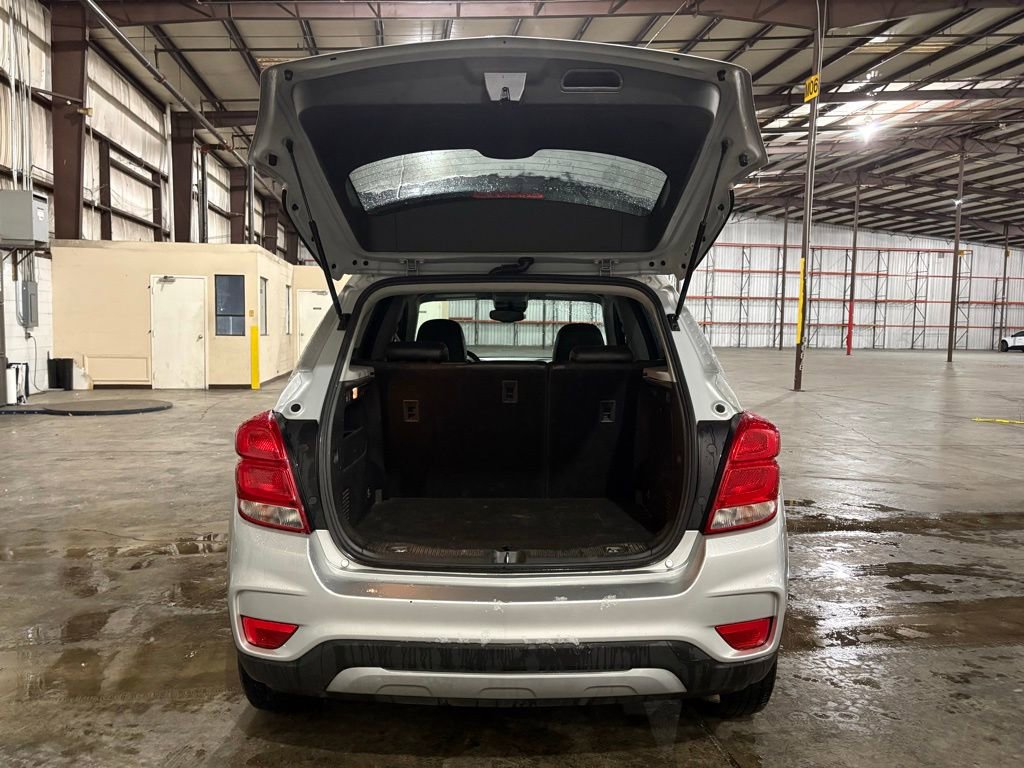 Used 2019 Chevrolet Trax LT w/ LT Convenience Package image 12