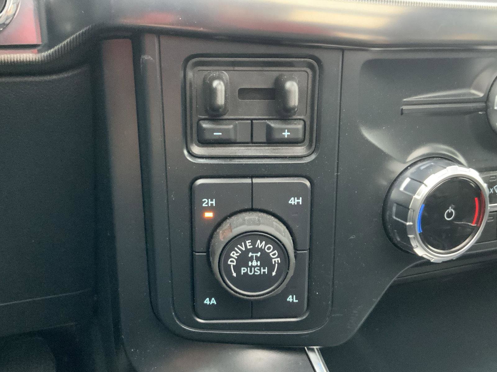 Used 2025 Ford F150 Raptor image 39