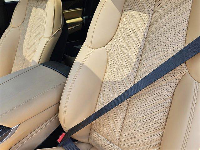 New 2026 Cadillac Escalade IQ Luxury 2 w/ LPO, Radiant Package image 16