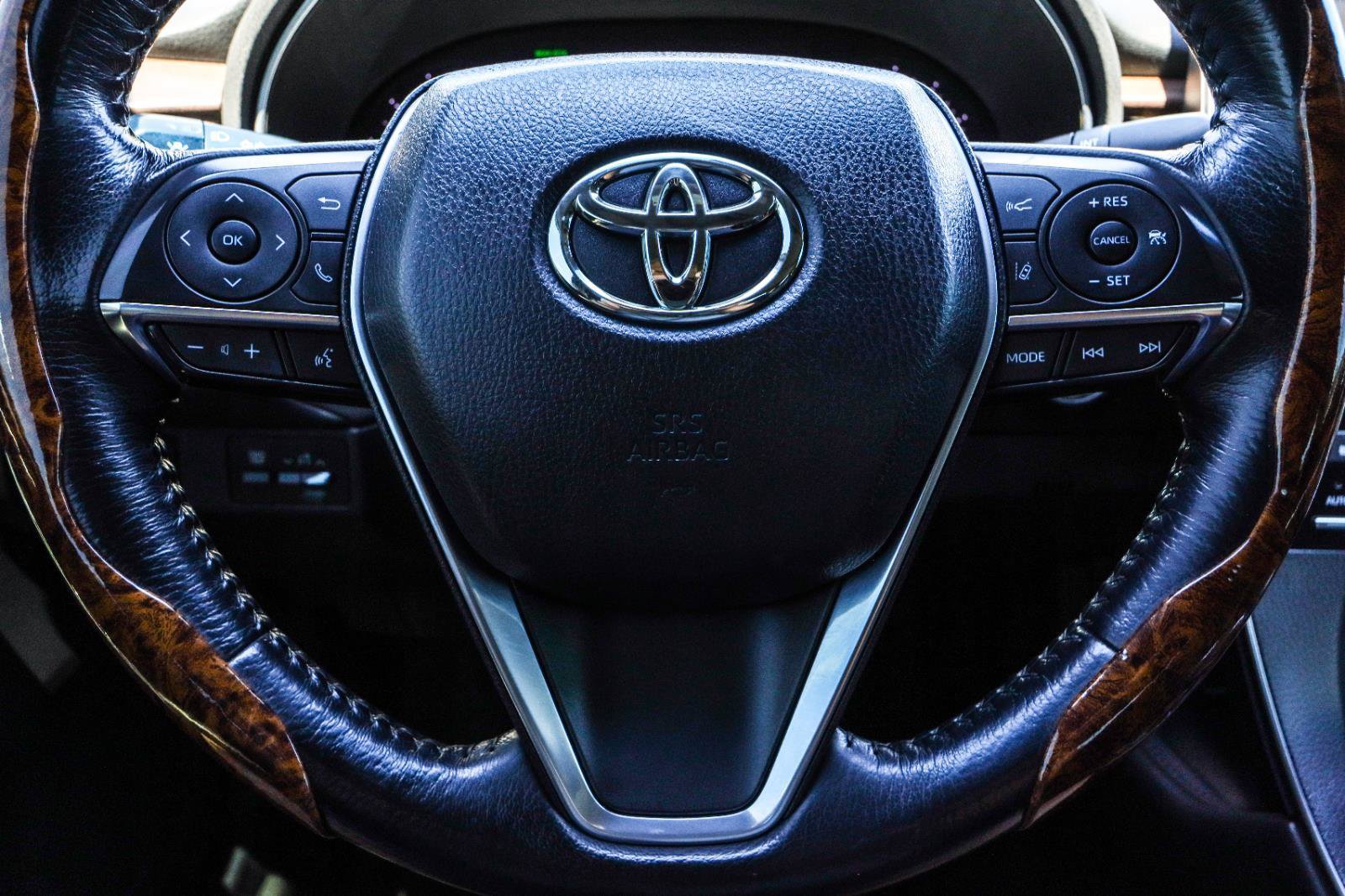 Used 2019 Toyota Avalon XLE w/ Moonroof Package FWD image 19