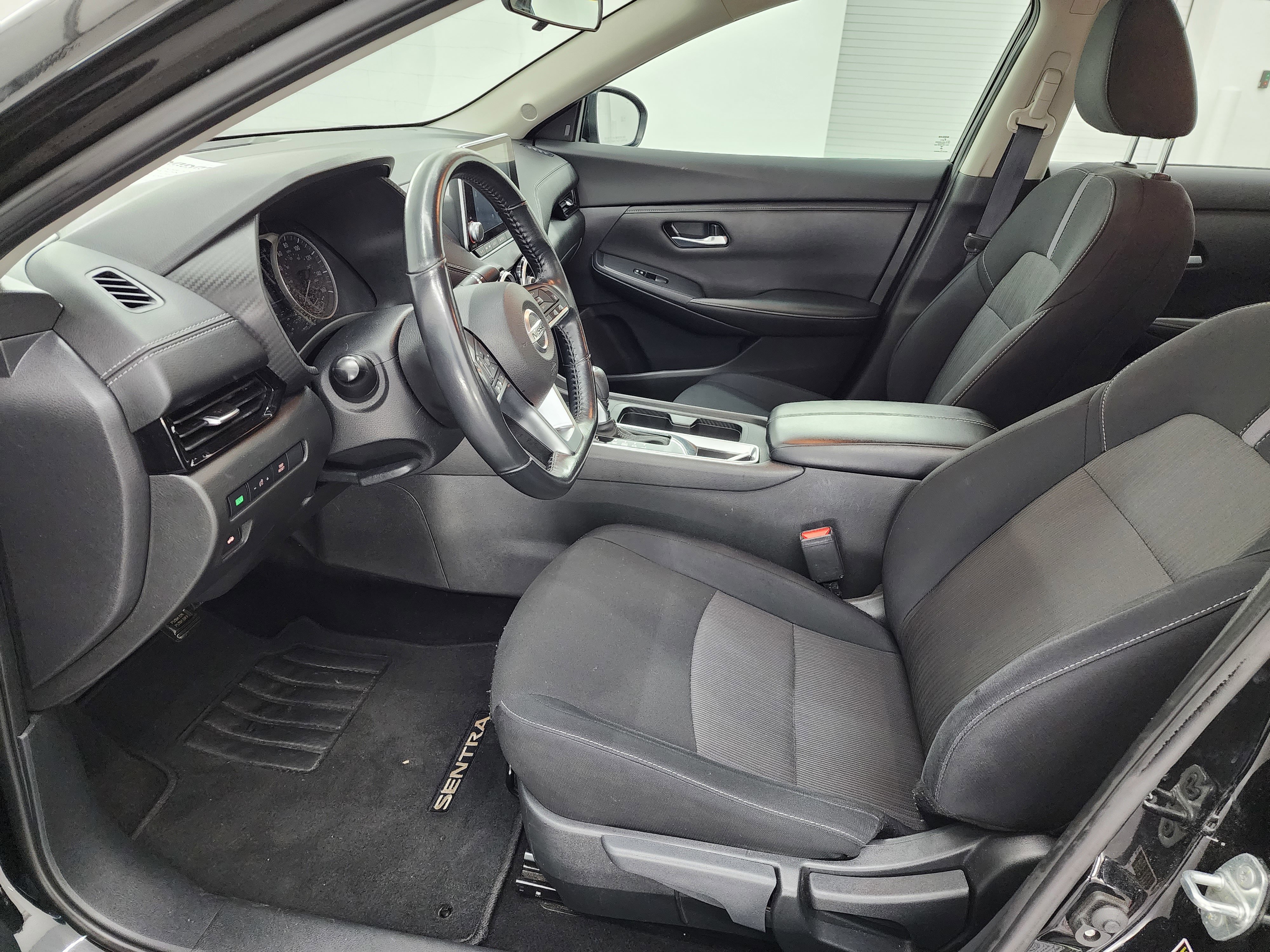 Used 2023 Nissan Sentra SV image 8