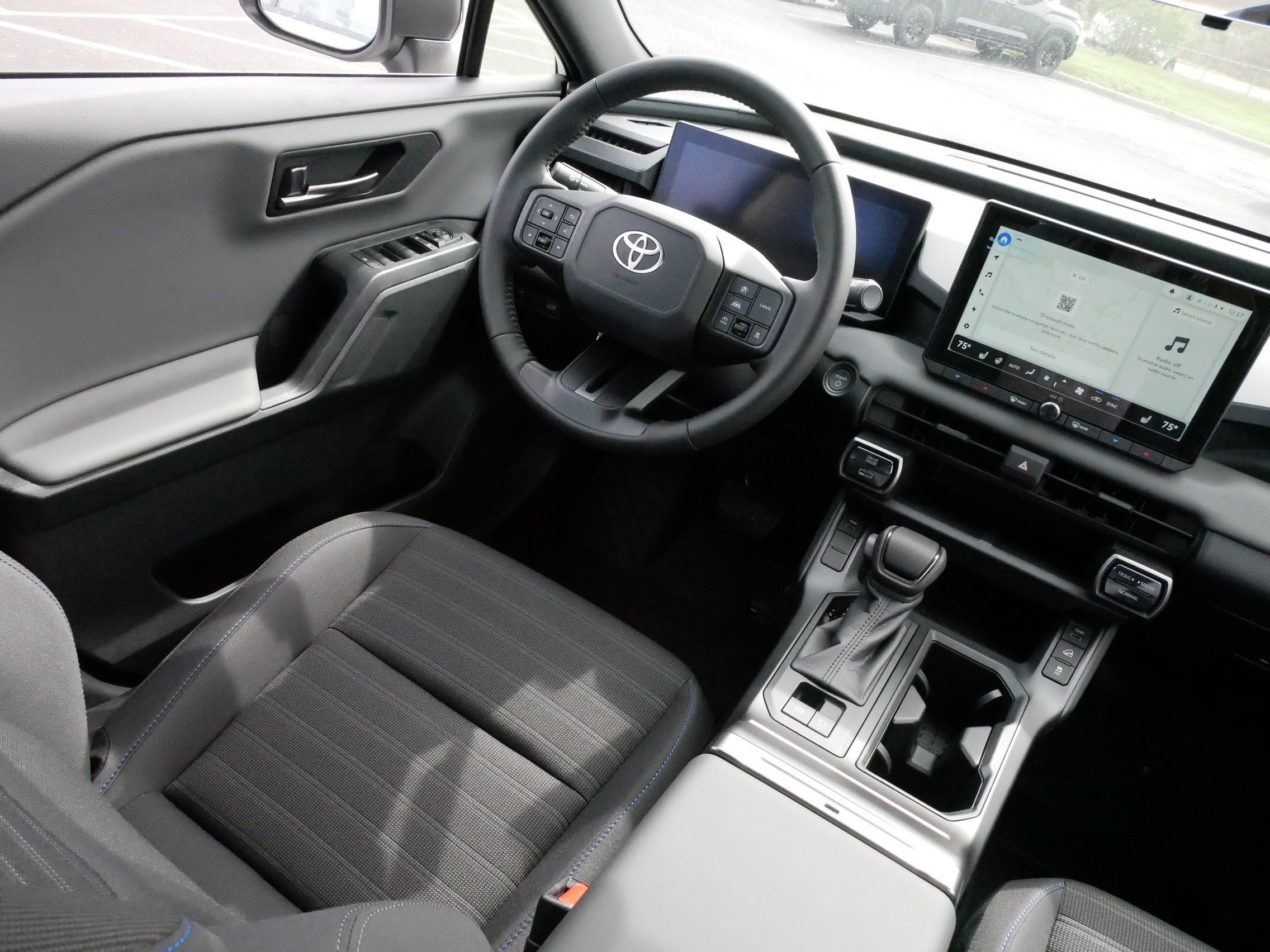 Used 2026 Toyota RAV4 SE w/ Convenience Package AWD/4WD image 9