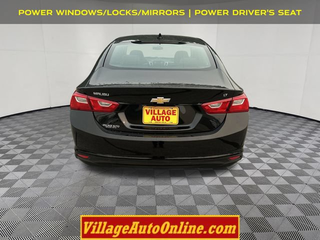 Used 2016 Chevrolet Malibu LT FWD image 3
