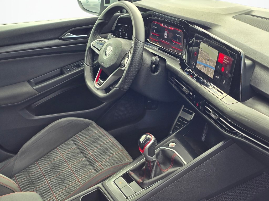 Used 2022 Volkswagen GTI SE FWD image 27