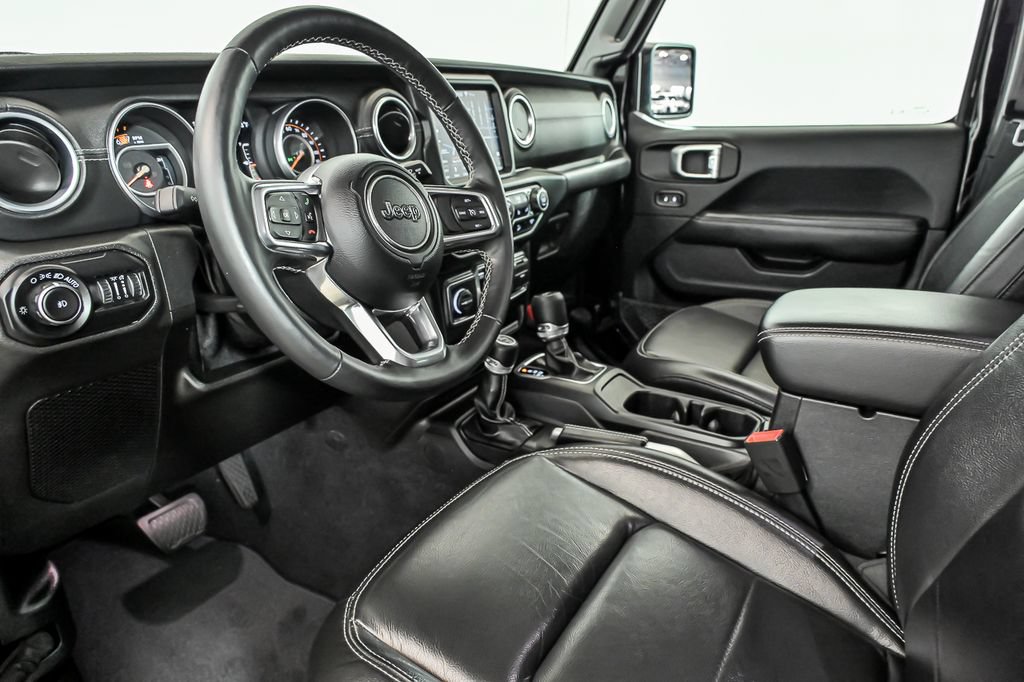 Used 2018 Jeep Wrangler Unlimited Sahara AWD/4WD image 10