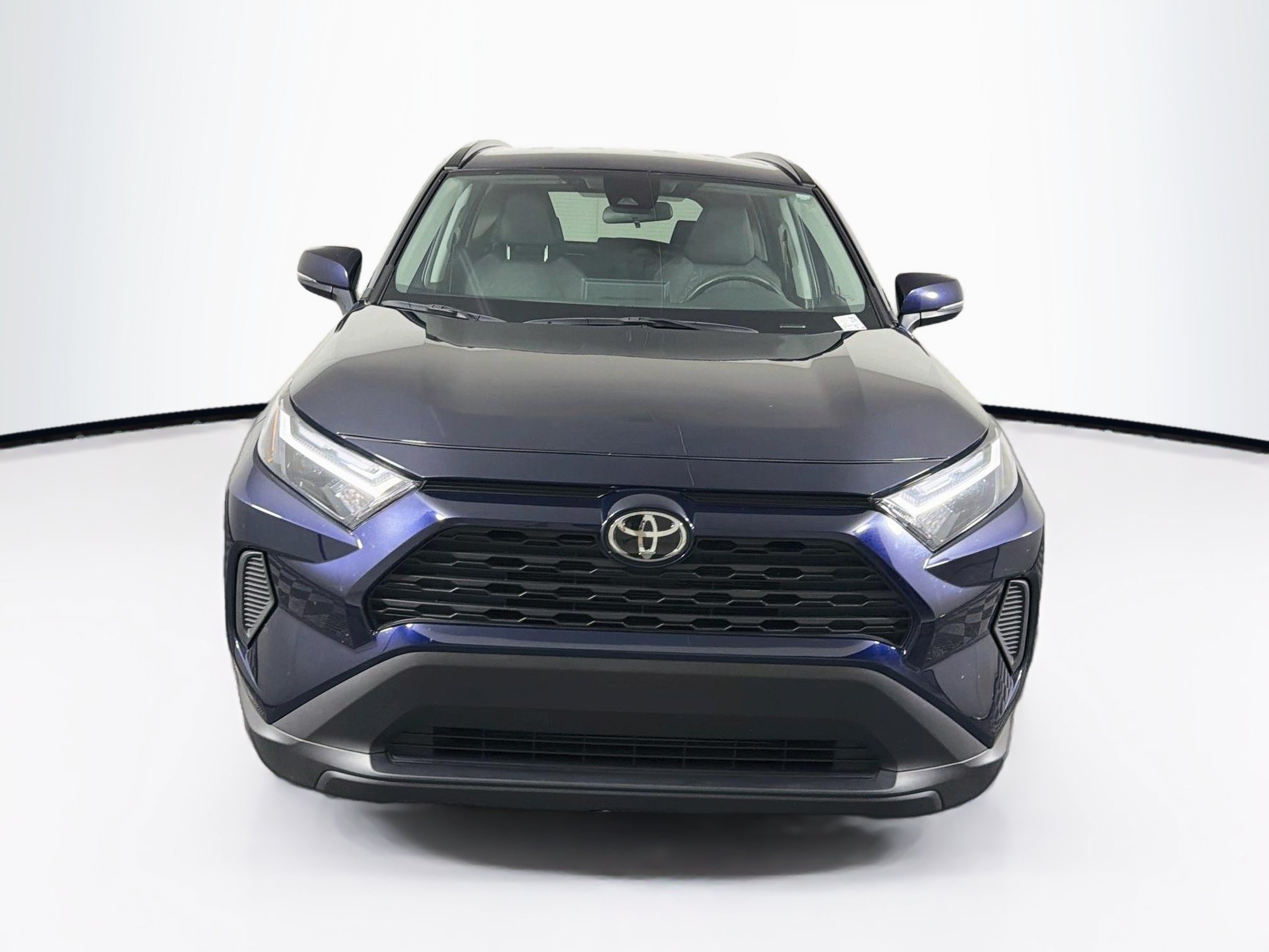 Used 2025 Toyota RAV4 XLE AWD/4WD image 2