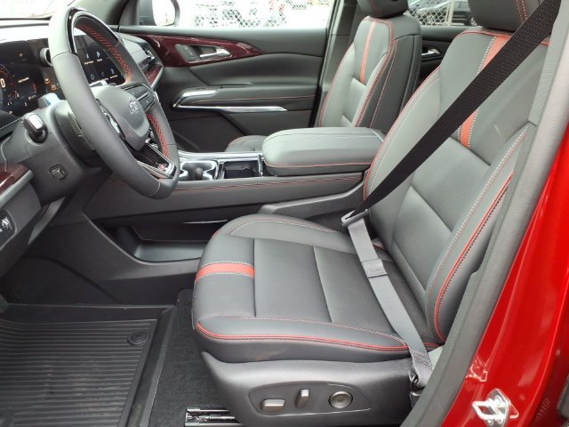 New 2027 Chevrolet Traverse RS w/ LPO, Floor Liner Package AWD/4WD image 6