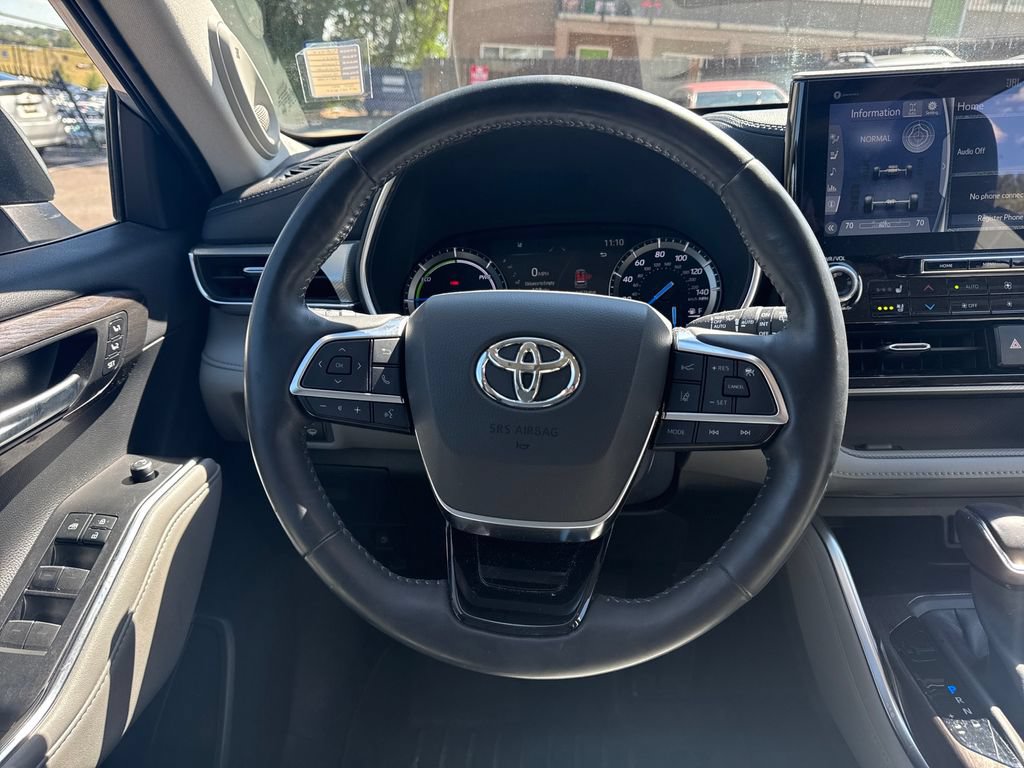 Used 2021 Toyota Highlander Platinum AWD/4WD image 16