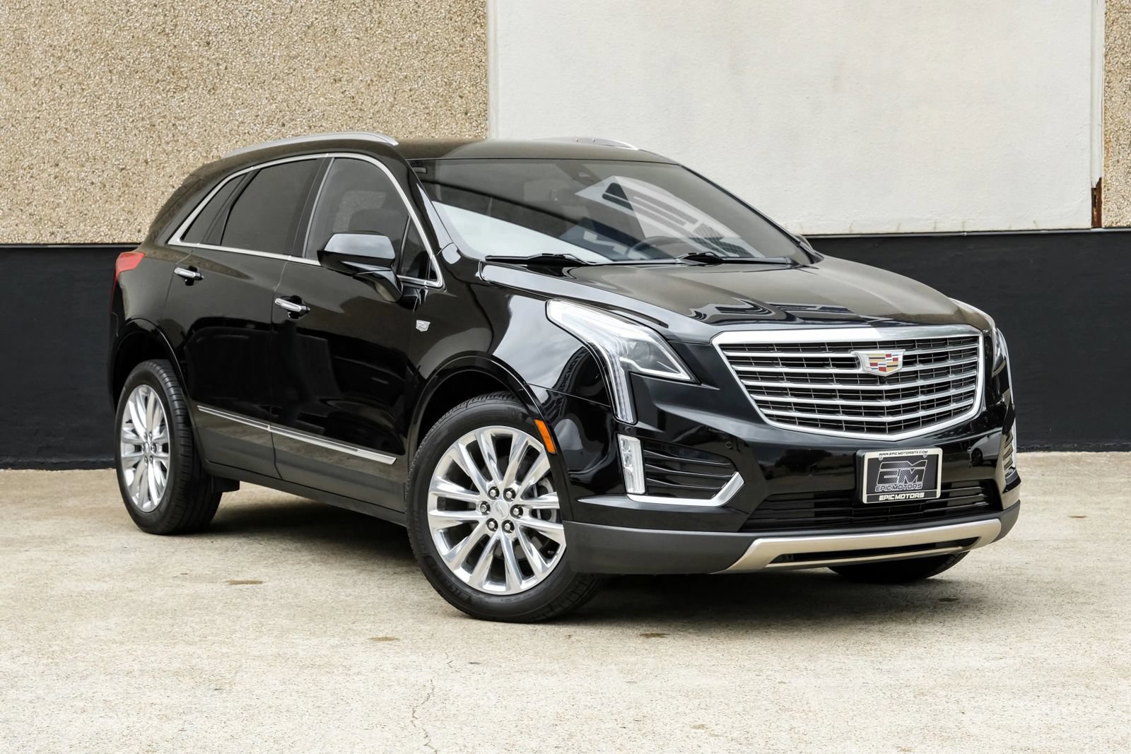 Used 2017 Cadillac XT5 Platinum AWD/4WD image 8